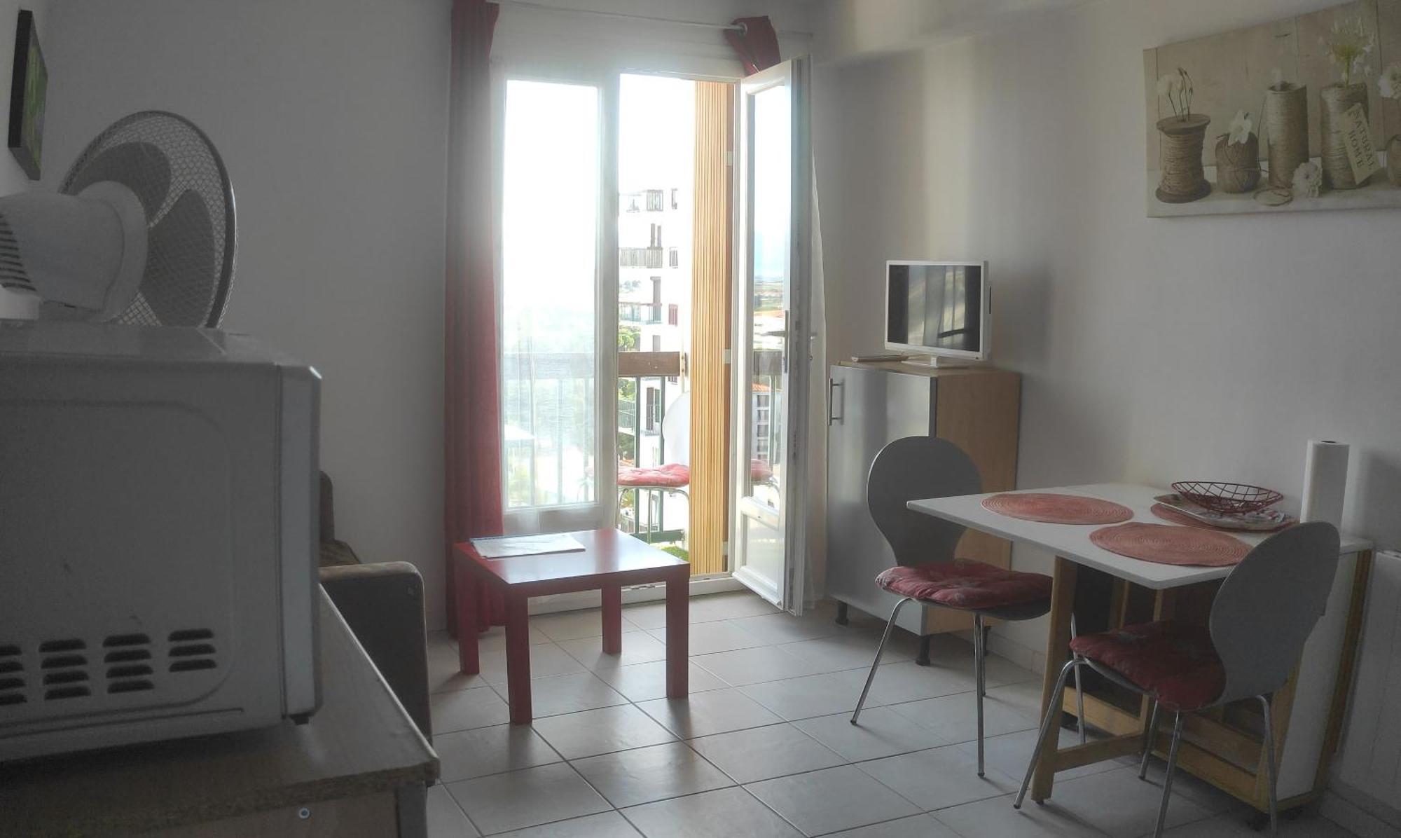 T2 30M2 Au Calme, Vue Montagnes, Apercu Mer Apartment แปร์ปินญอง ภายนอก รูปภาพ